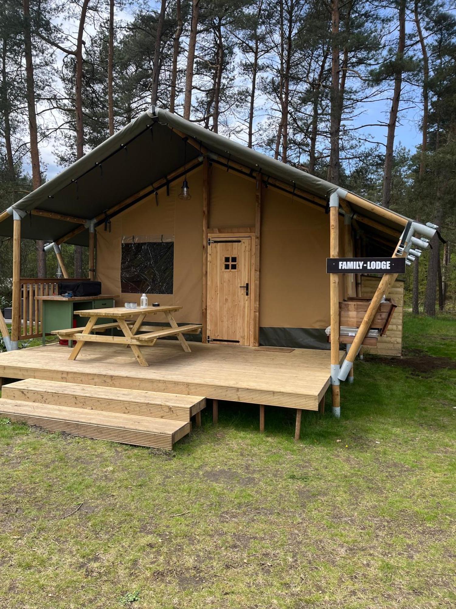 Glampingzelt Family - Lodge Soltau Eksteriør billede